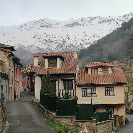 Casa Corro Carreña de Cabrales